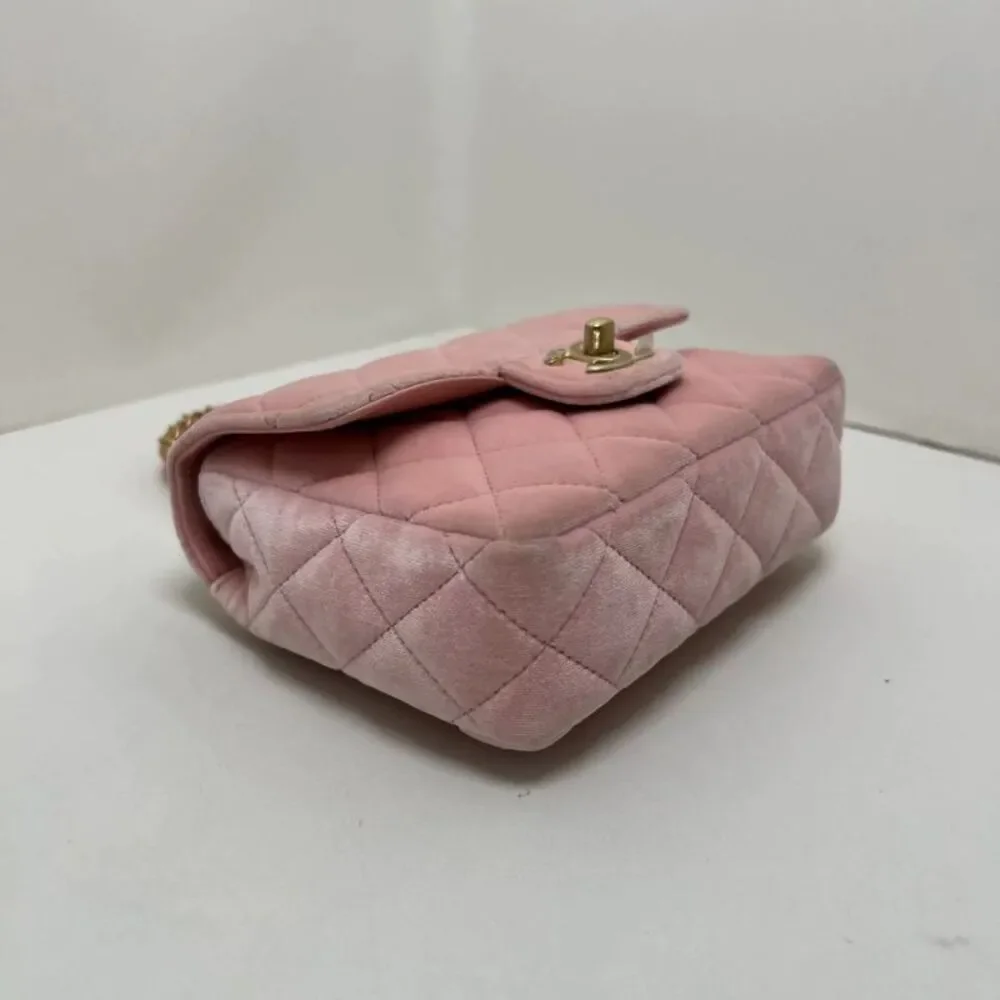 CHANEL brand color